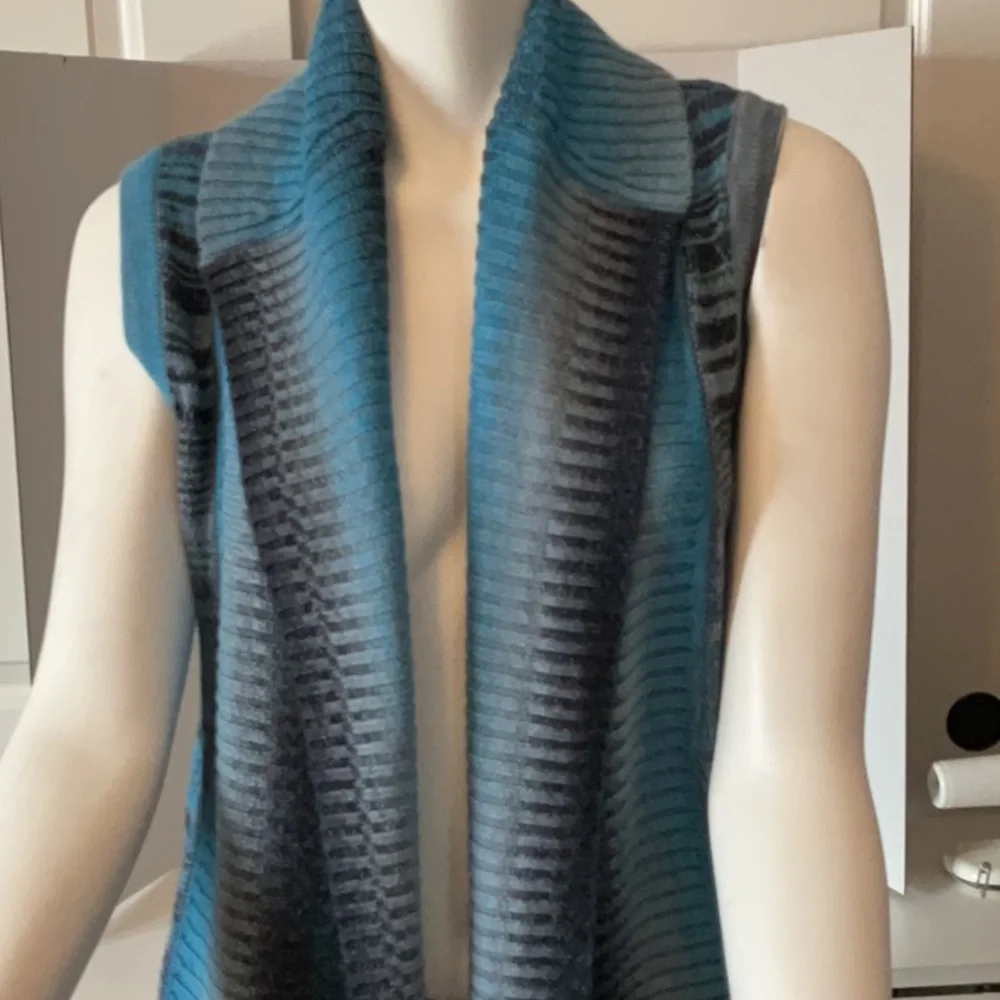 Baciano Brand Blue Gradient Sleeveless Cardigan with Fringe - Picture 2 of 7